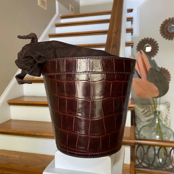 STAUD Britt Croc-Embossed Leather Bucket Bag - Picture 13 of 13